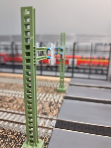 Oberleitungsmast für Stellen mit erhöhter Zuglast.