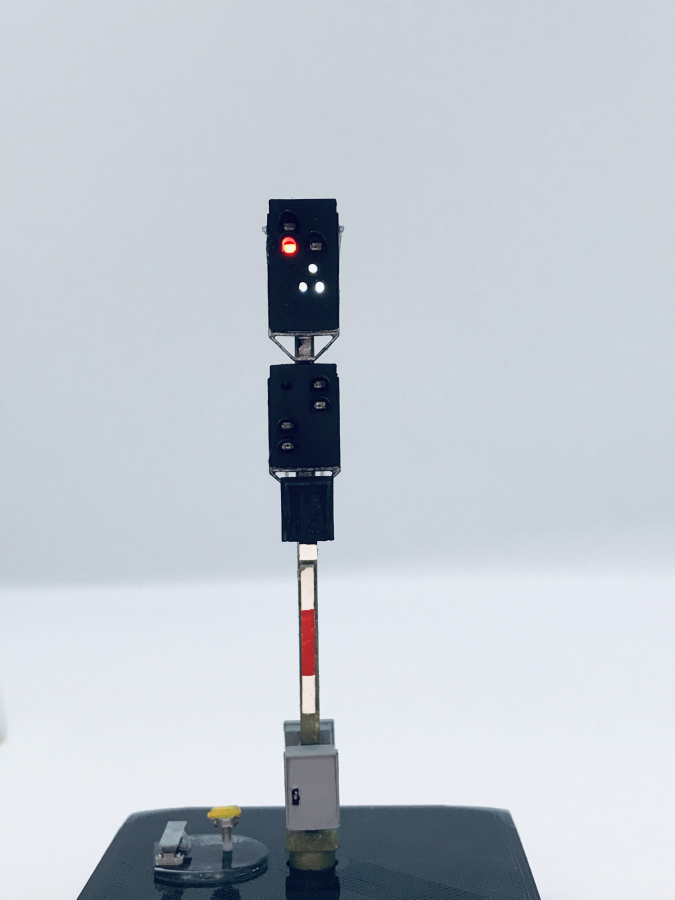 H/V Kompakt Hauptsignal mit Vorsignal am geraden Mast